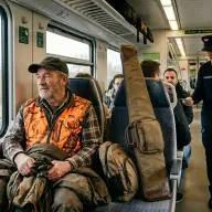 chasseur dans un train