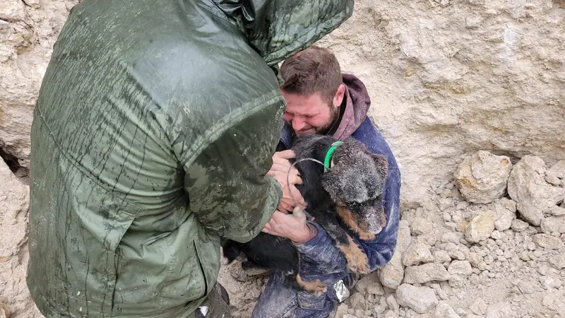 Un chien de chasse sauvé après 48h passées à 8m de profondeur.
