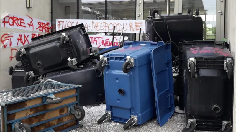 La Chambre d’agriculture de Haute-Garonne vandalisée par des anti méga-bassines