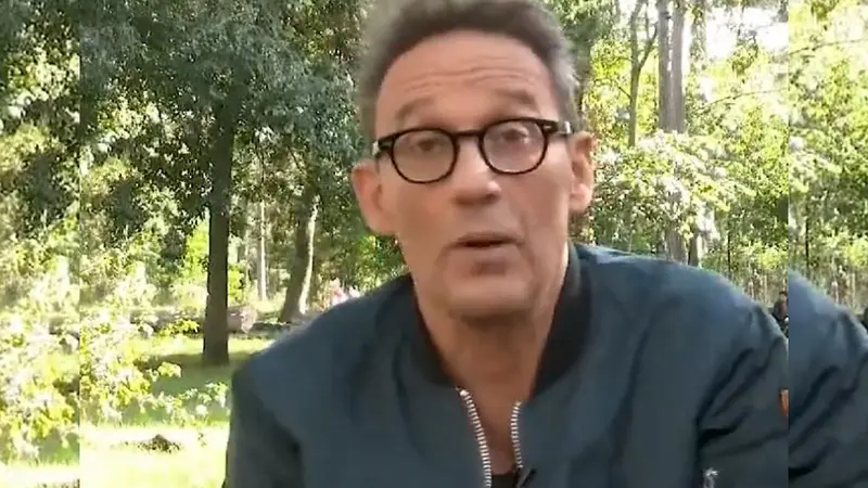 Julien Courbet envoie un message antichasse adressé à Emmanuel Macron sur Twitter