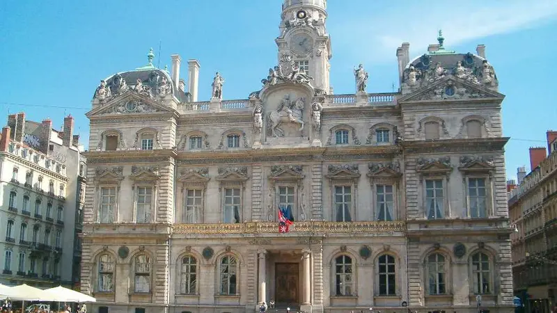 Écologie, ésotérisme et dérives sectaires : un élu de la municipalité de Lyon demande des éclaircissements