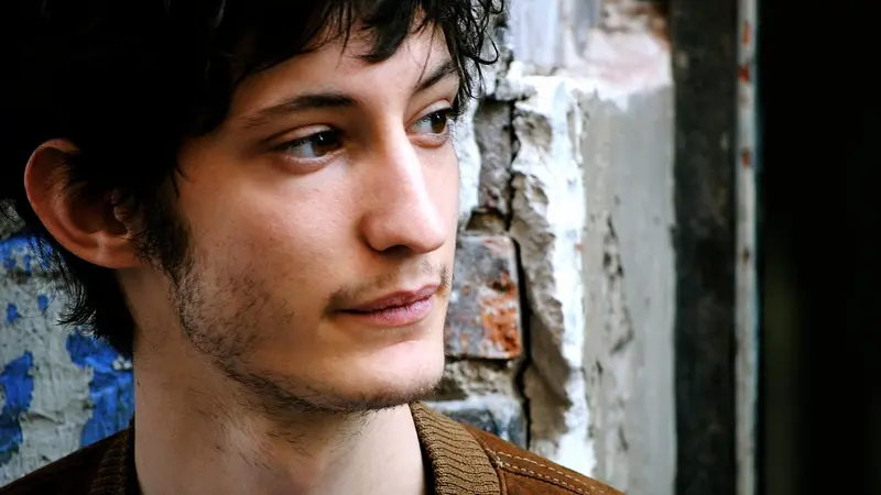 L’acteur Pierre Niney incite à signer une pétition pour interdire la chasse le dimanche