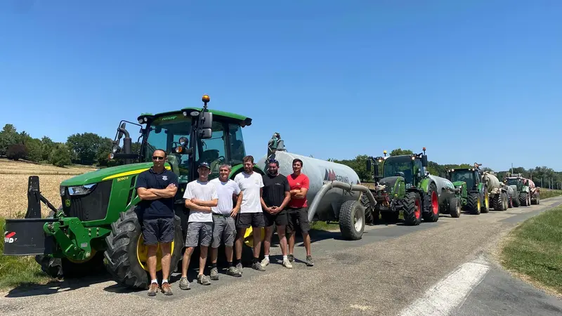 Les agriculteurs se mobilisent pour apporter de l’eau aux pompiers