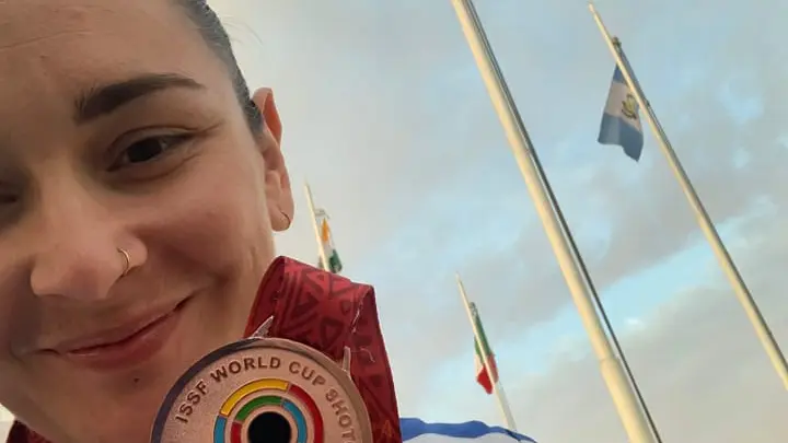 Lucie Anastassiou prend la médaille de bronze au Skeet