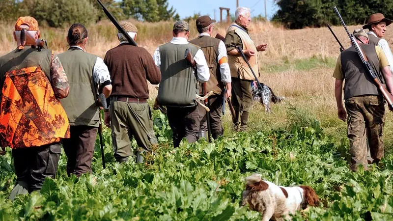 10 anti-chasses prennent à parti des chasseurs dans le Gard