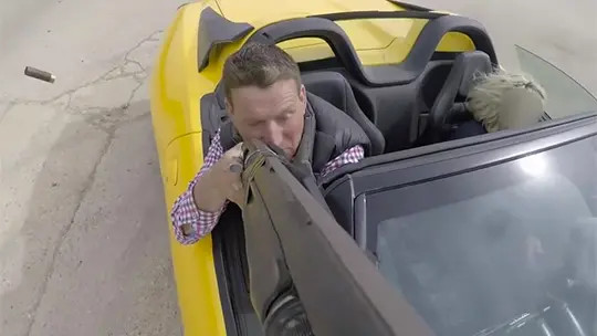 VIDEO : Séance de ball trap en Ferrari