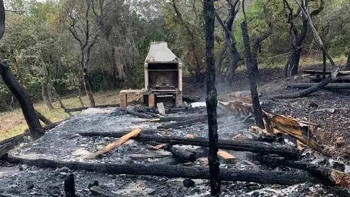 Vaucluse : une cabane de chasse incendiée
