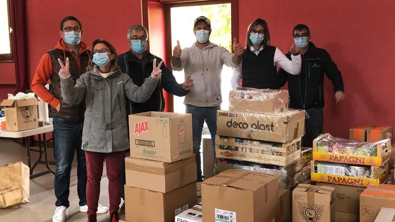 Les chasseurs offrent des denrées aux sinistrés de la tempête Alex