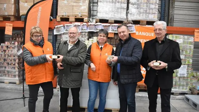 La fédération des chasseurs de Haute-Vienne offre 2500 terrines à la banque alimentaire