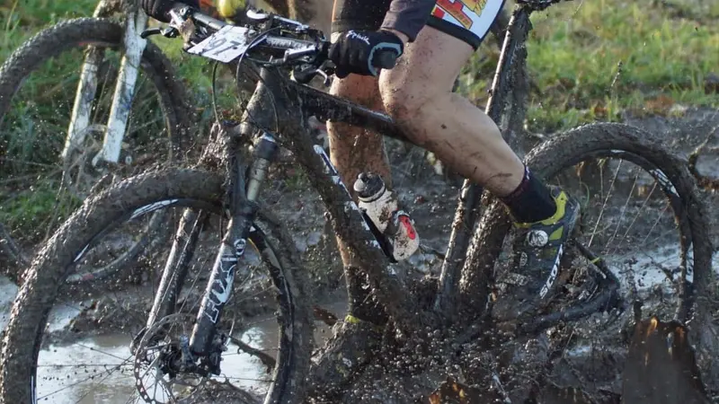 Une course de VTT déboule au milieu de 3 battues au gros gibier !