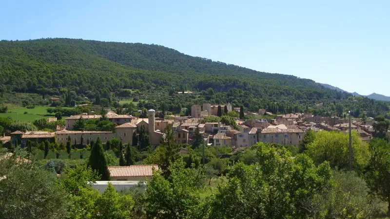 Var : un couple achète un domaine de 115ha pour protéger les animaux des chasseurs !