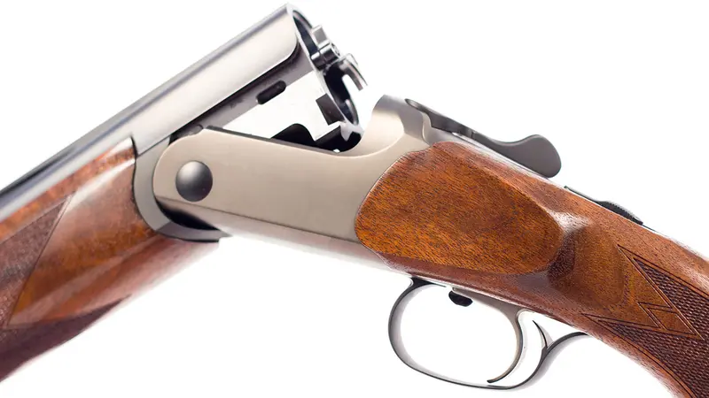 Insolite : Un livreur remet un fusil de chasse à un enfant de 11 ans