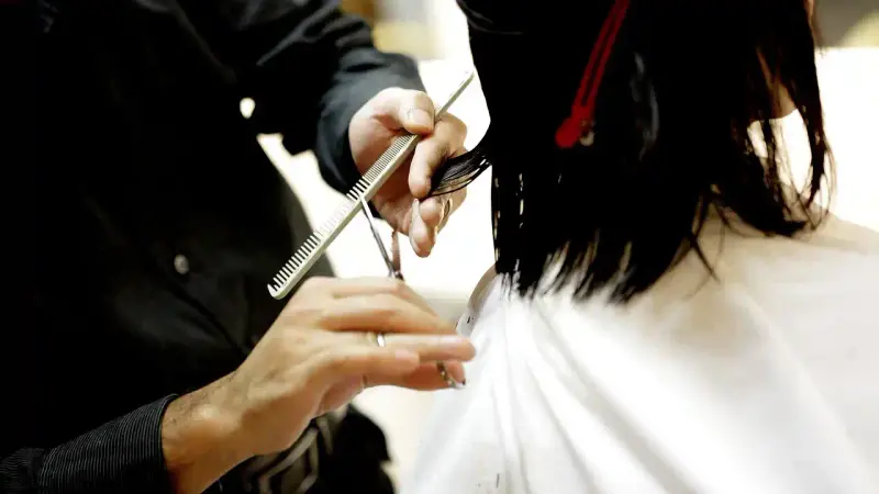 attaque de sanglier dans un salon de coiffure