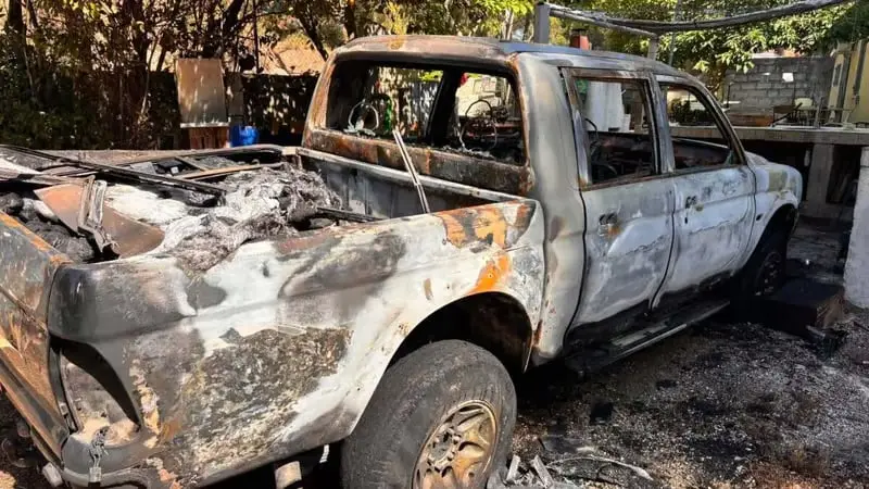 Des chasseurs bénévoles qui surveillent les feux se font incendier 2 véhicules