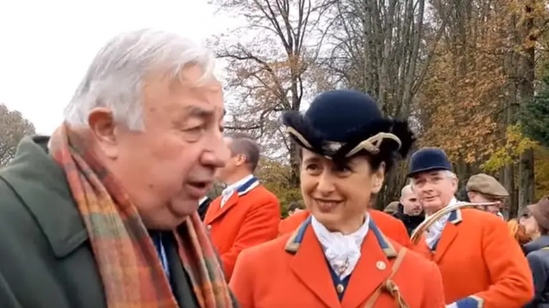 Gérard Larcher présent lors de la messe de Saint-Hubert de l’équipage de Bonnelles Rambouillet