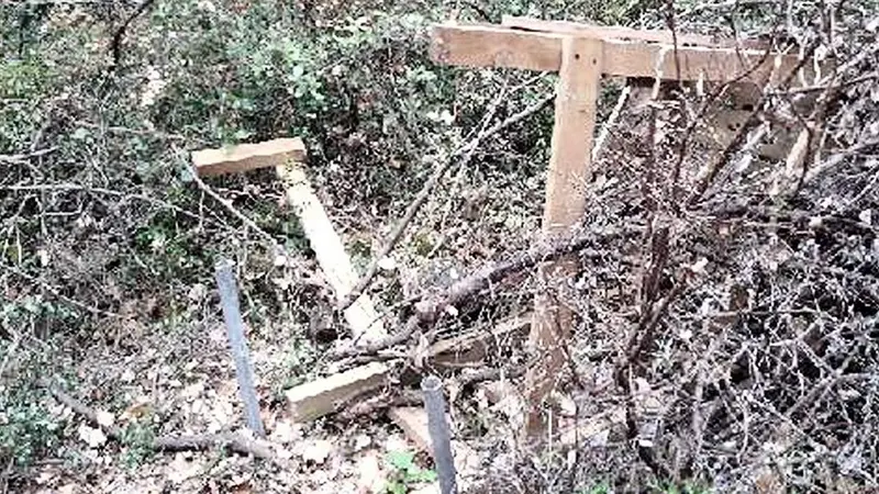 Six miradors tronçonnés dans le Gard ce week-end