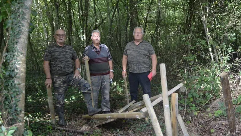17 miradors de chasse détruits en Isère