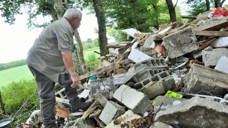 Un rendez-vous de chasse détruit au bulldozer