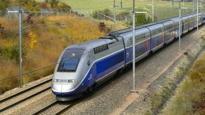 Un TGV Paris-Rennes percute un chevreuil