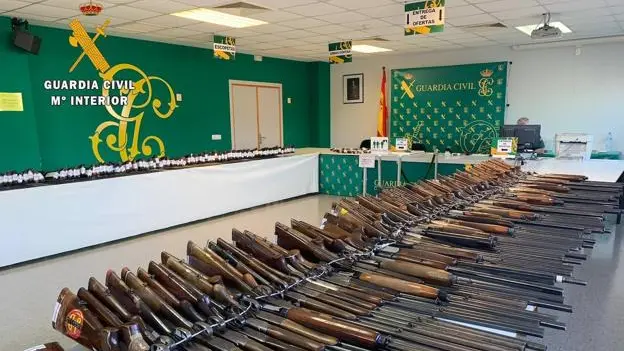 Plus de 5000 armes seront mises en vente lors de la dernière grande vente aux enchères organisée par la Garde Civile Espagnole