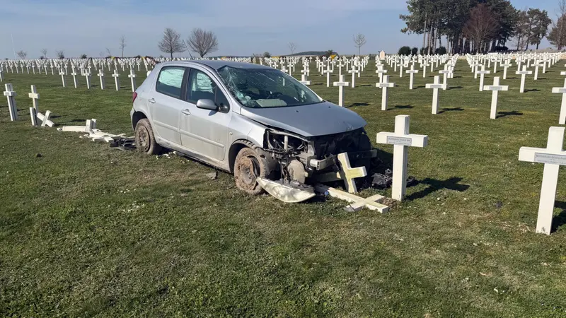 voiture necropole