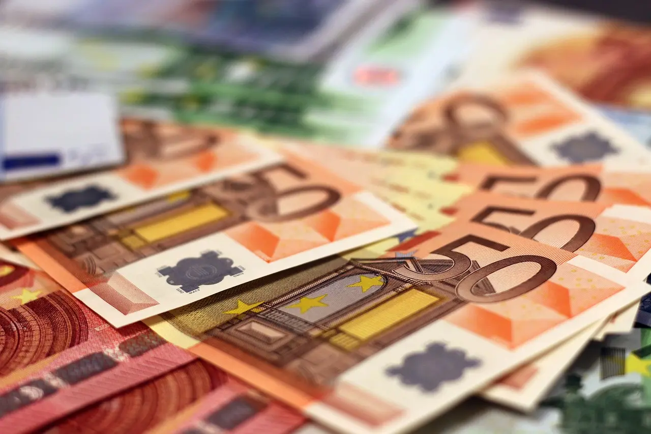 Une société de chasse abusée de 30.000€ par un ancien cadre bancaire