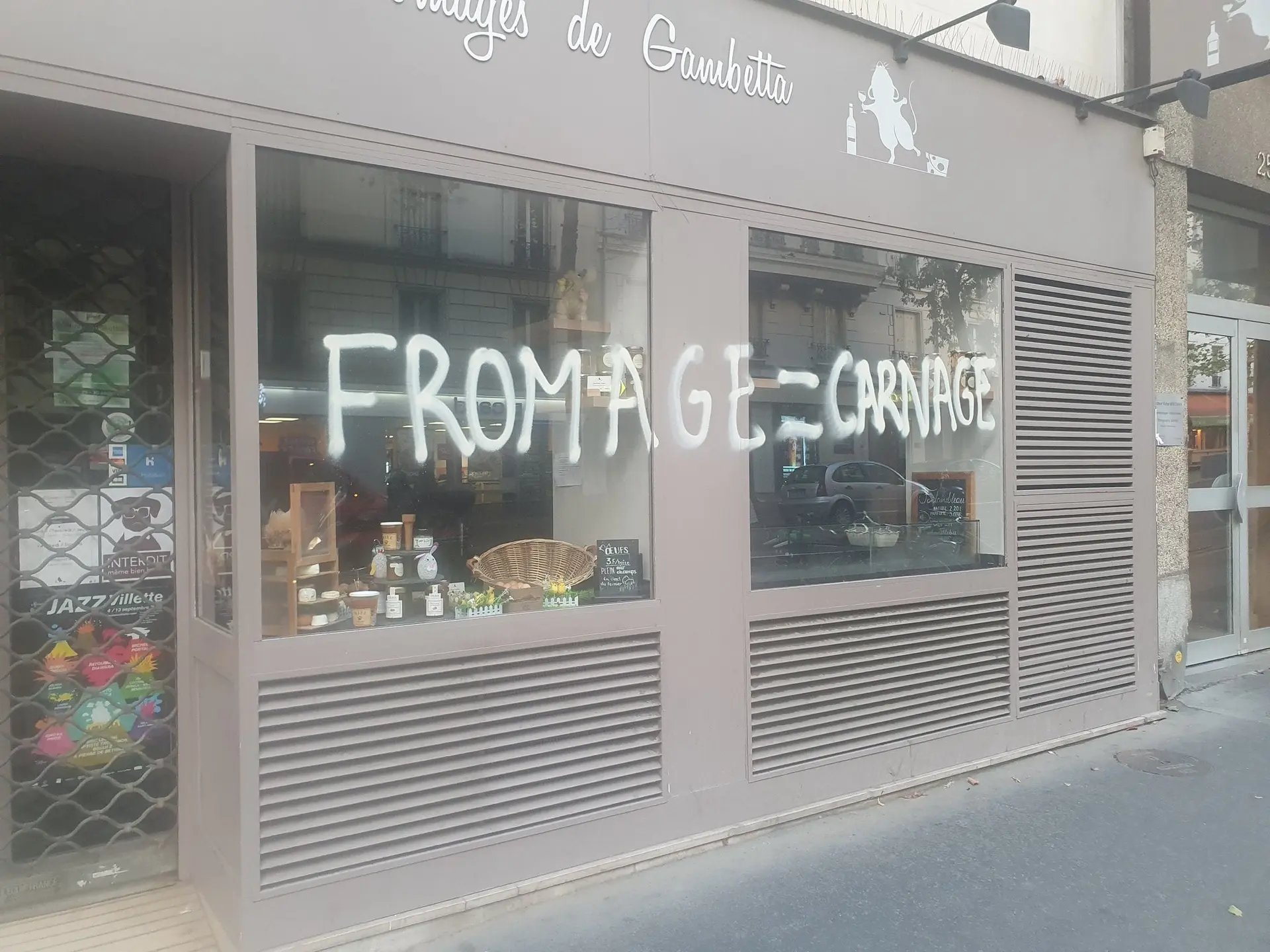 Une fromagerie vandalisée par des vegans dans Paris