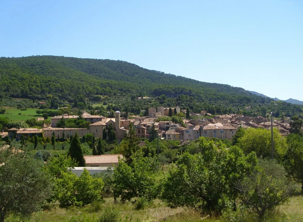 Var : un couple achète un domaine de 115ha pour protéger les animaux des chasseurs !