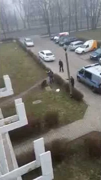 Miniature : [Vidéo] Un sanglier charge un homme, la police l’abat de 6 balles