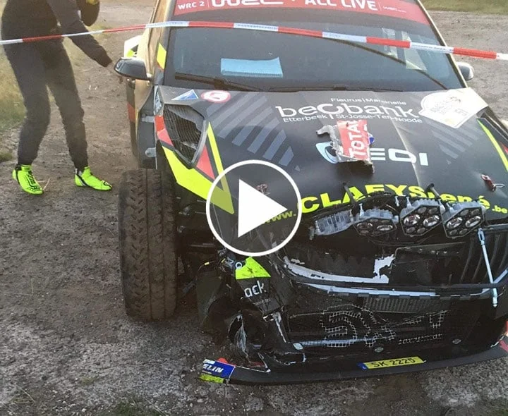 Vidéo : une voiture de rallye percute un sanglier en pleine course