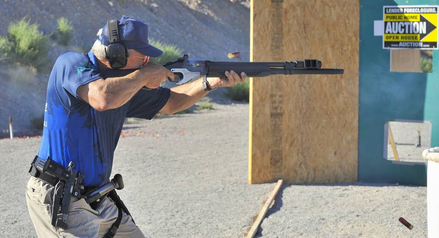 Jerry Miculek, l’homme qui tiré plus vite que son ombre