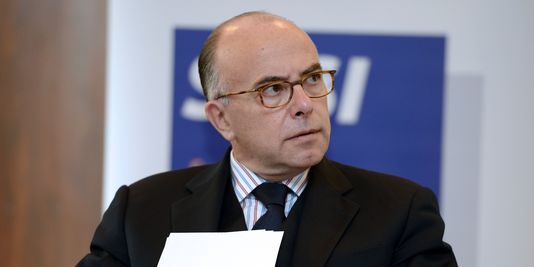Cazeneuve s’attaque aux « marchands de fusils »