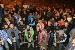 Une manifestation peu ordinaire en soutient à un éleveur de vache en haute Savoie.