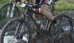 Une course de VTT déboule au milieu de 3 battues au gros gibier !