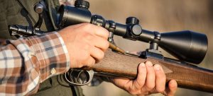 une femme décède dans sa propriété suite au tir accidentel d’un chasseur.