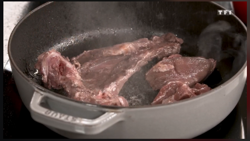 Une recette de sanglier au vin d’Arbois en vidéo.