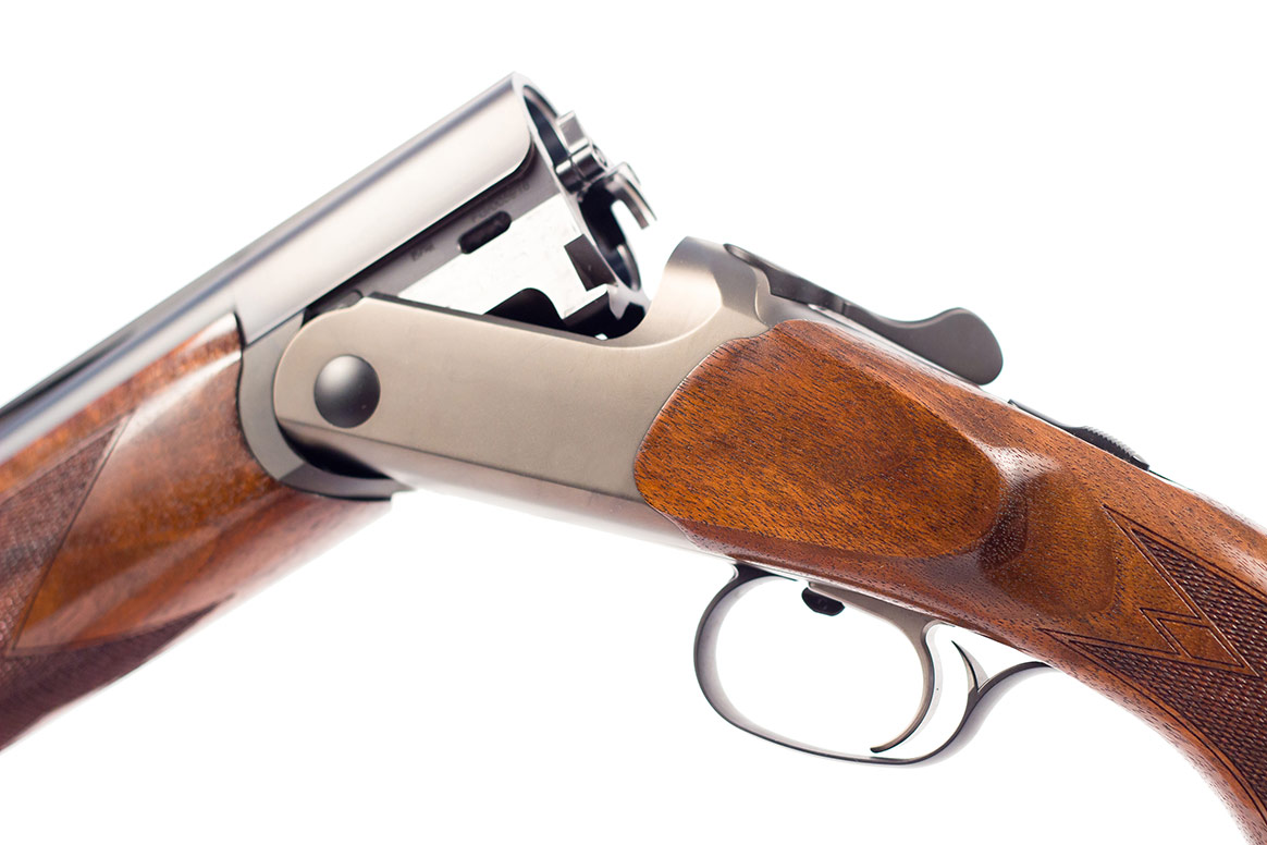 Insolite : un homme achète un fusil à un brocanteur et se promène en ville avec