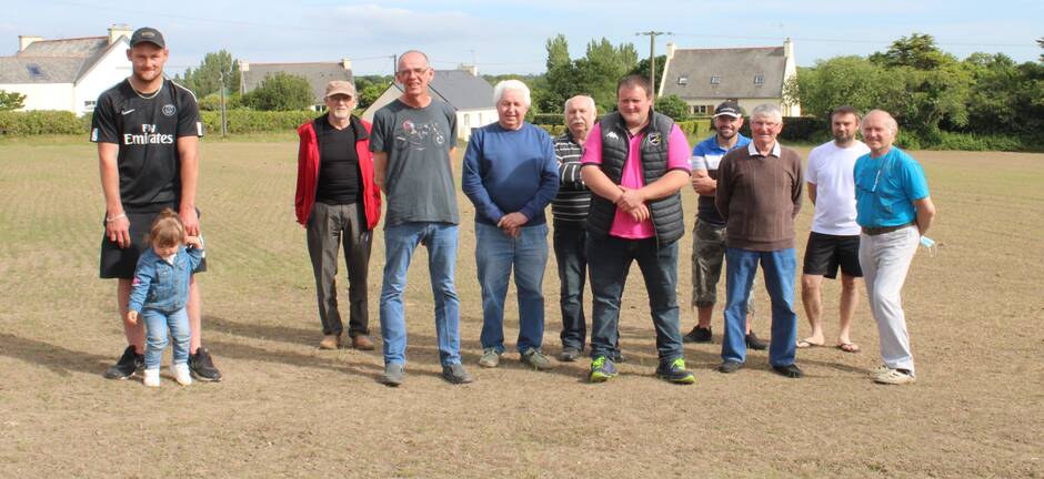 A Poullan-sur-Mer, les chasseurs financent des fleurs pour la commune