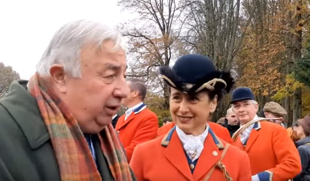 Gérard Larcher présent lors de la messe de Saint-Hubert de l’équipage de Bonnelles Rambouillet