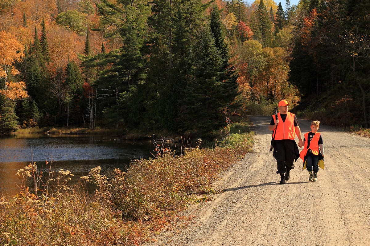 Un site pour enfant explique que la chasse est un loisir dangereux et que beaucoup veulent abolir