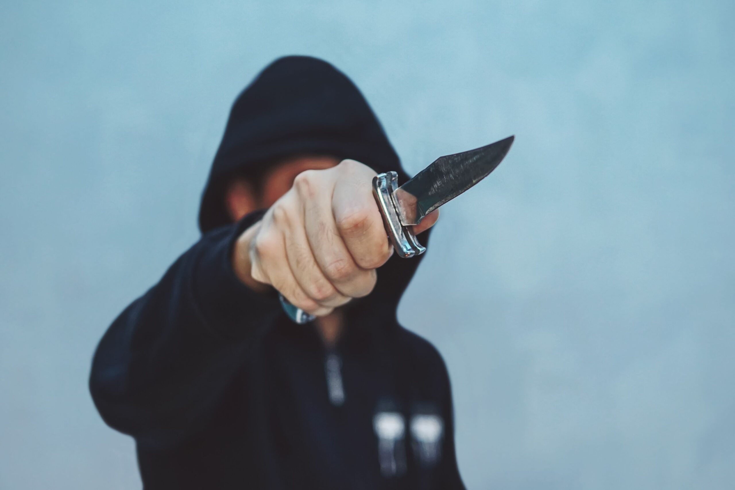 Un automobiliste agresse un chasseur avec son couteau : « Je vais te planter! »