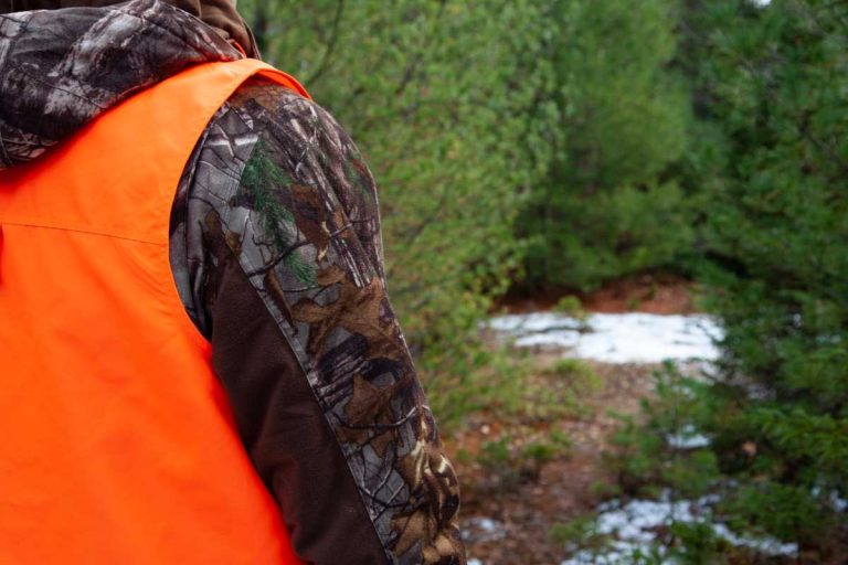 Les chasseurs de la Somme vont distribuer 1000 gilets oranges aux randonneurs
