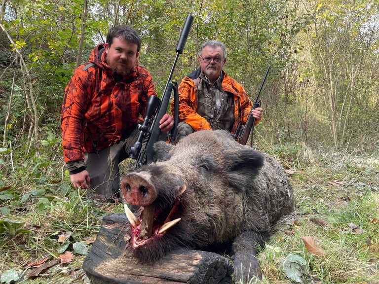 Un père et son fils prélèvent un keiler monstre de 143 kilos en Seine et Marne
