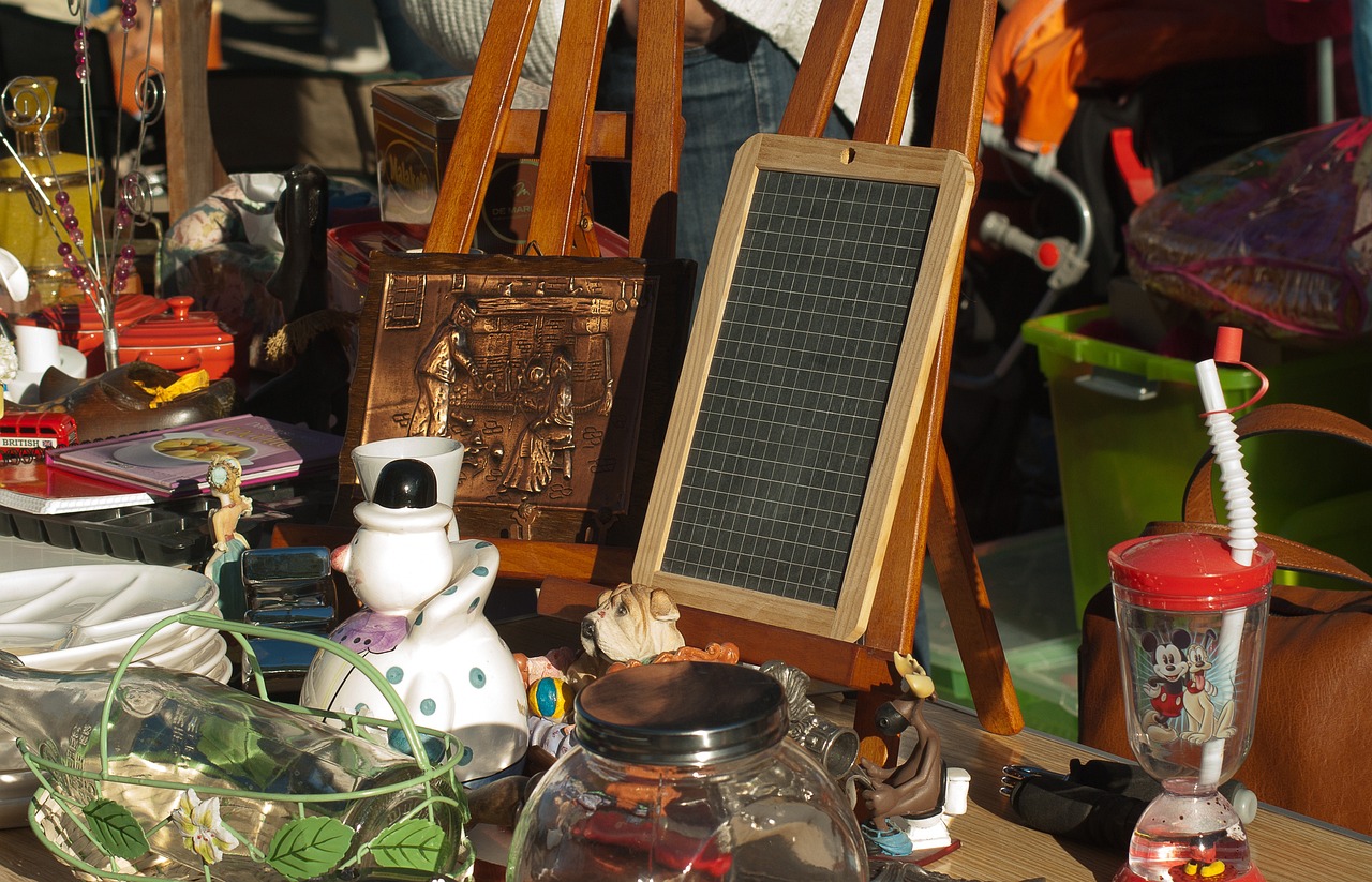 Un homme arrêté pour vente d’armes et de matériel militaire en brocante