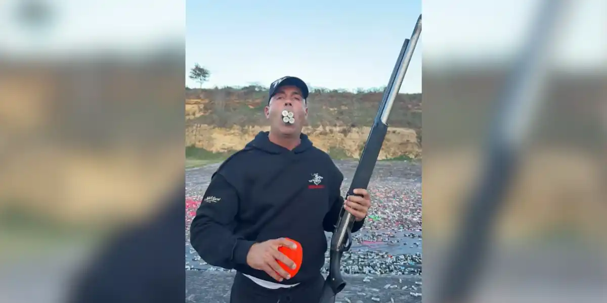 [Vidéo] Quatre plateaux avec quatre cartouches dans la bouche? Facile!