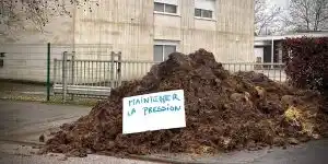 Moselle : mobilisation des agriculteurs devant la Fédération des chasseurs pour la deuxième fois en quelques mois