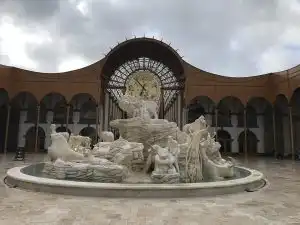 Le fondateur du célèbre zoo Pairi Daiza remet une association animaliste à sa place