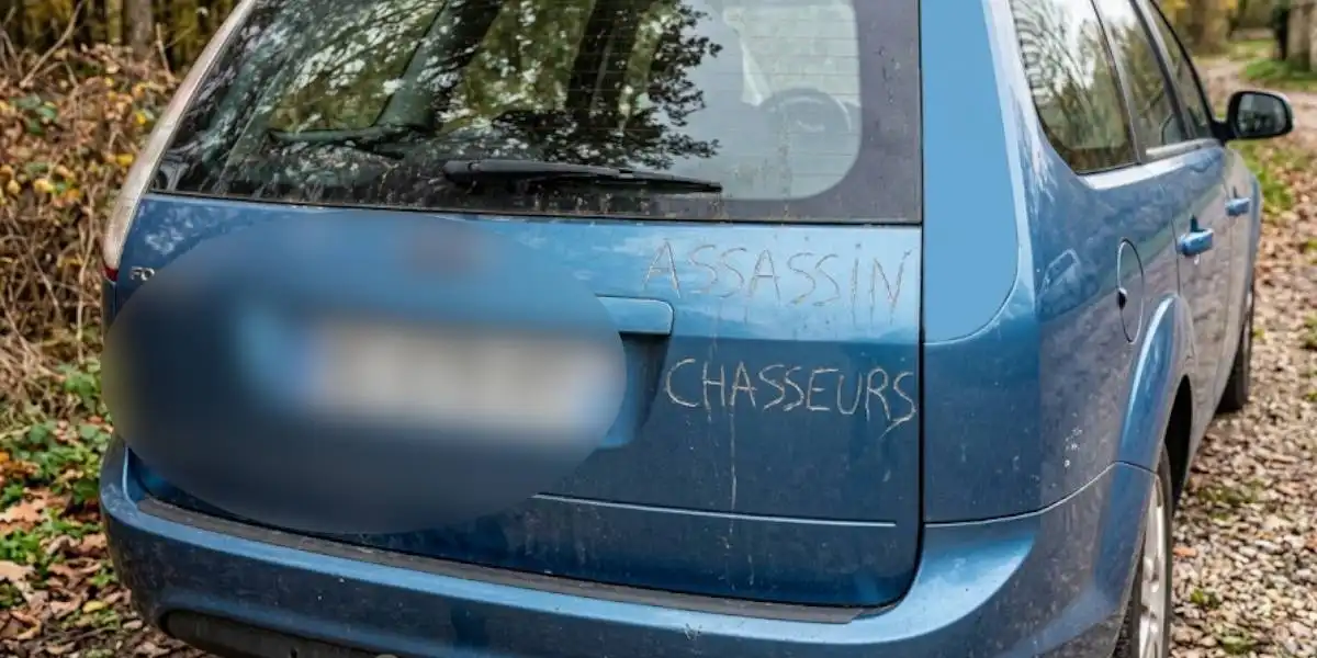 La voiture d’un chasseur vandalisée le jour de l’ouverture dans le Gard