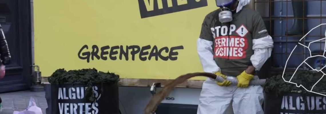 Greenpeace déverse du lisier devant le ministère de l'Agriculture