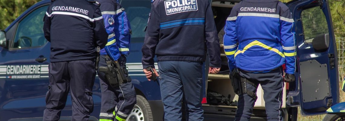 gendarmerie-6162958_1280
